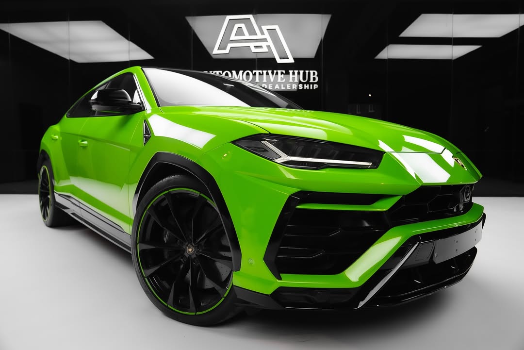 Spotted : Lamborghini Urus Pearl Capsule Edition
