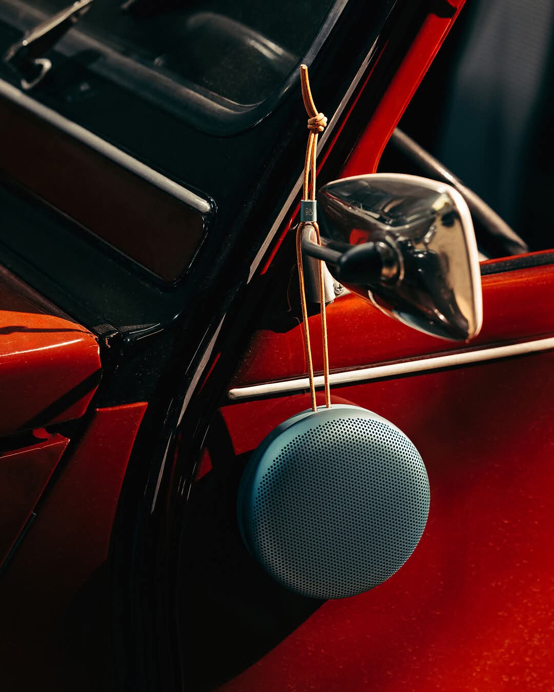 Bang & Olufsen (B&O)