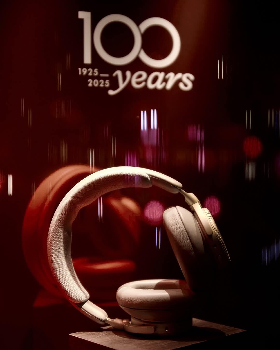 Bang & Olufsen (B&O)