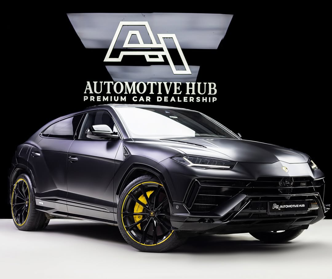 Spotted : Lamborghini Urus S – Magno Black (2023)