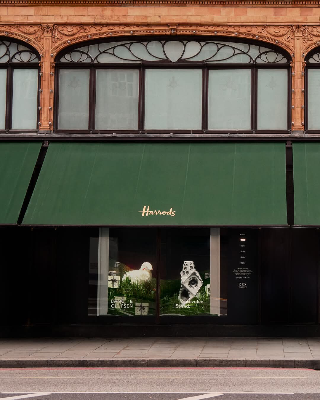 Bang & Olufsen (B&O)