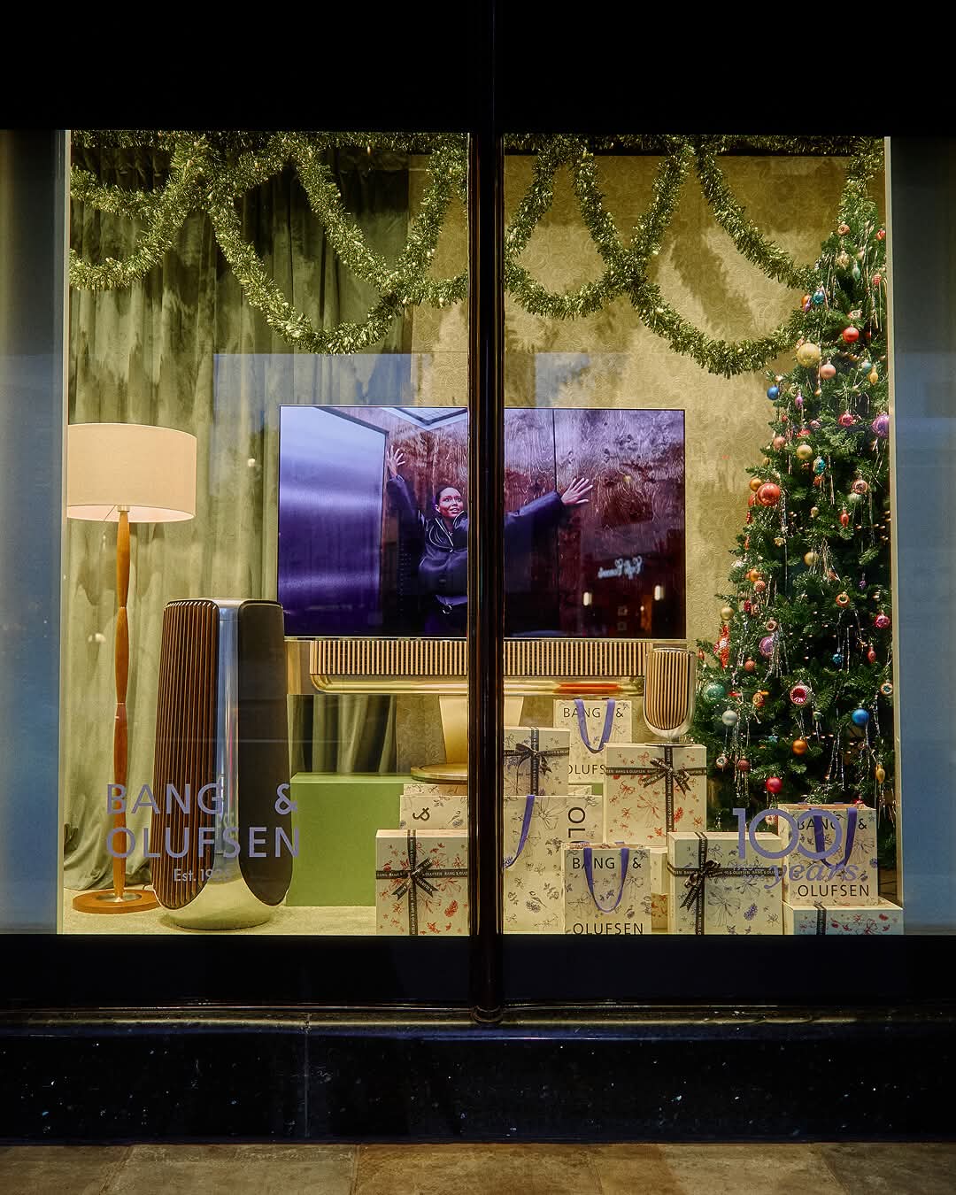 Bang & Olufsen (B&O)