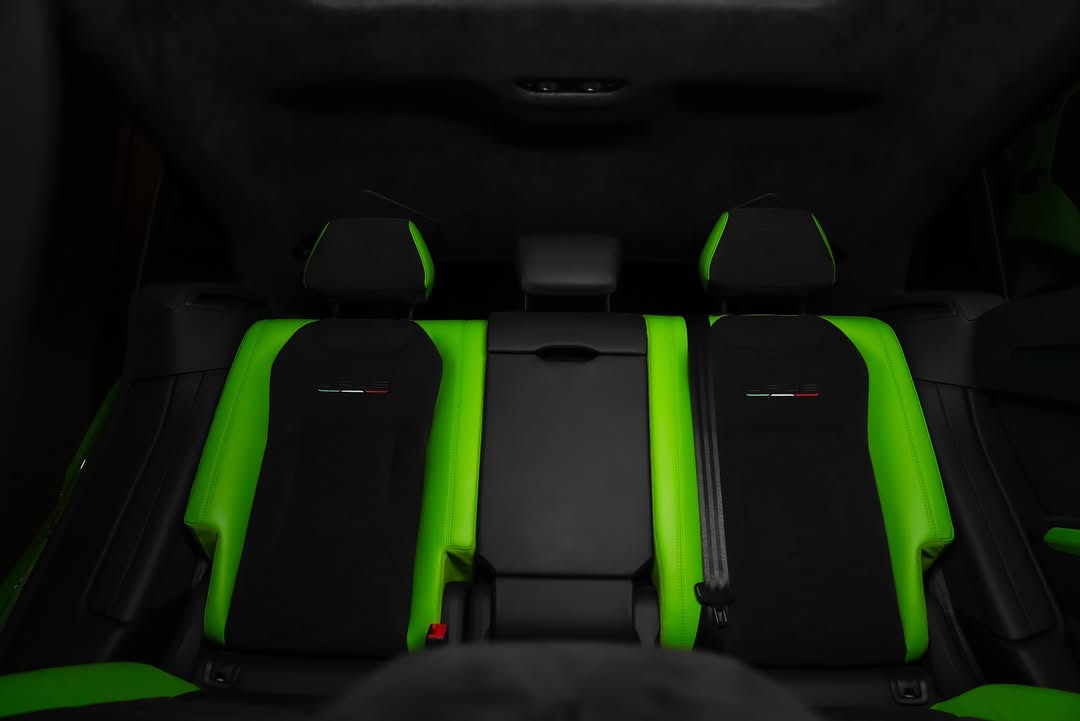 Spotted : Lamborghini Urus Pearl Capsule Edition