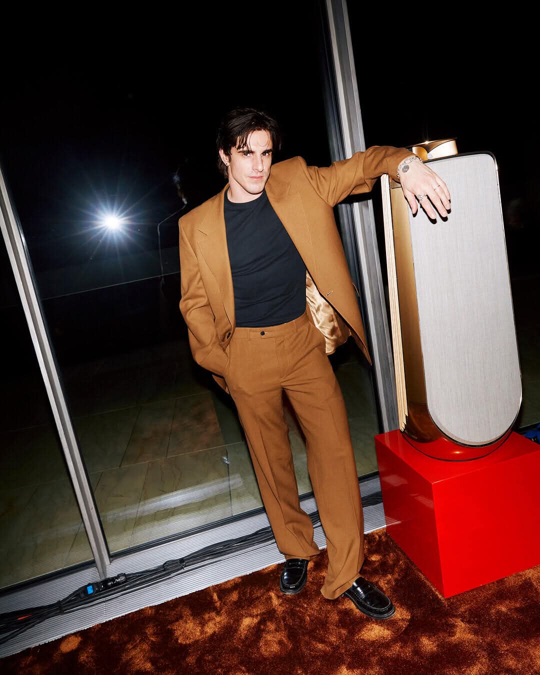 Bang & Olufsen (B&O)