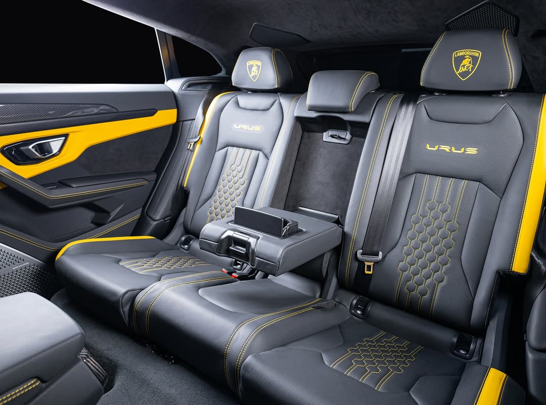 Spotted : Lamborghini Urus S – Magno Black (2023)
