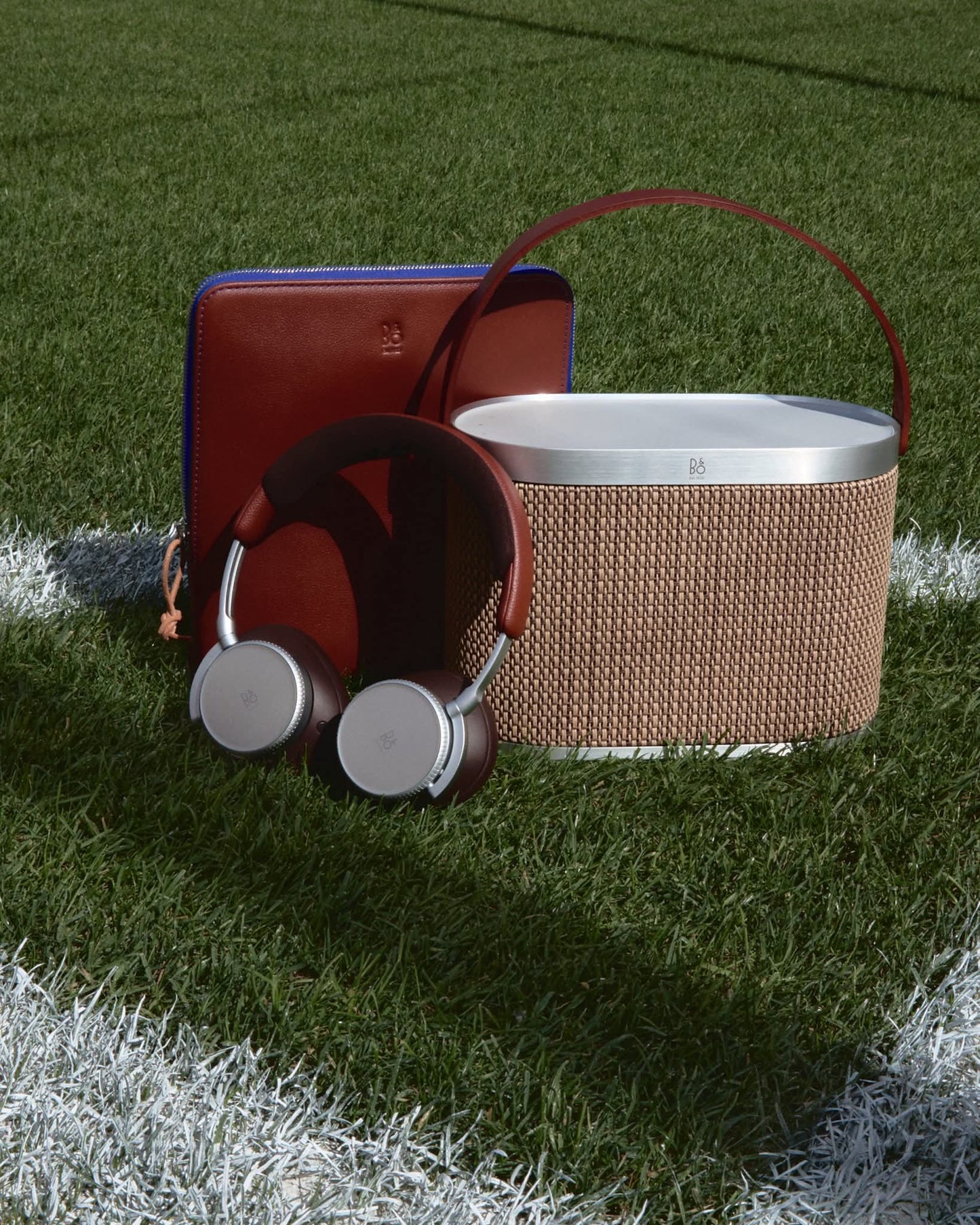 Bang & Olufsen (B&O)